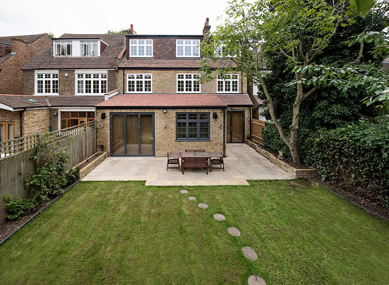8 Hart Grove, London Back Of House And Garden